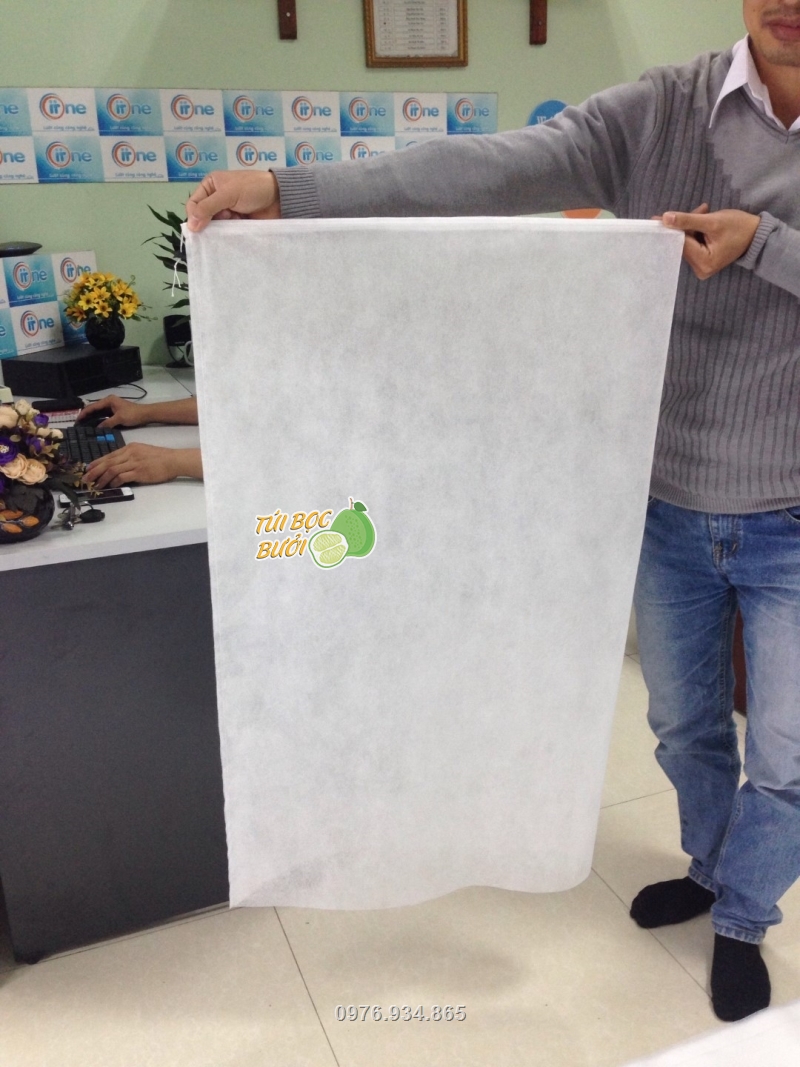Túi bao buồng chuối được làm từ chất liệu vải PE nhập khẩu có thành phần chống tia UV cao