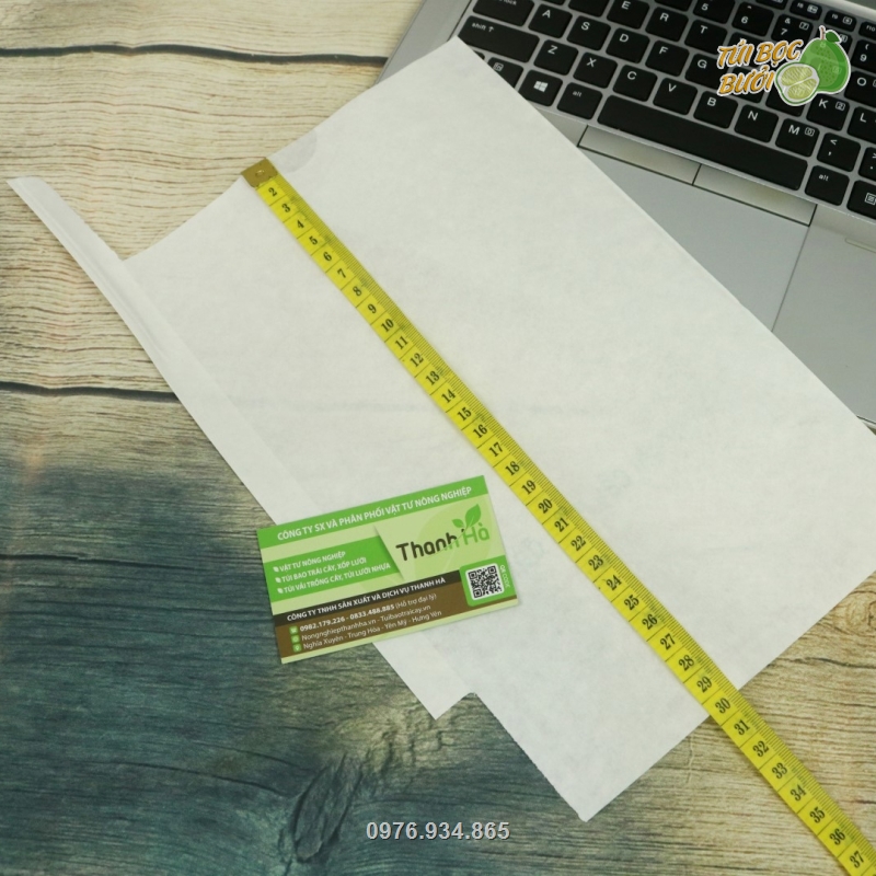 Túi giấy sáp trắng 20x30cm dùng để bao bọc cho trái xoài rất hiệu quả