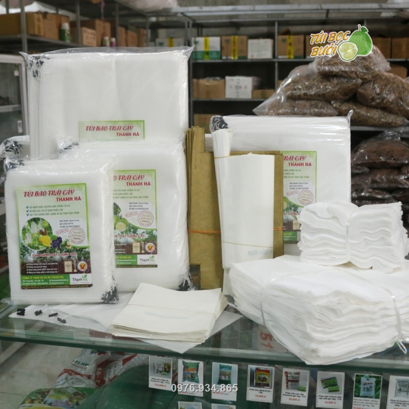 Ngoài túi giấy sáp công ty còn cung cấp nhiều loại túi có chất liệu khác