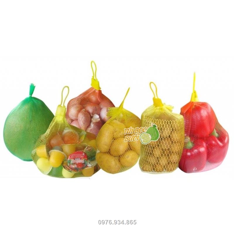Túi được ứng dụng nhiều trong các siêu thị để đựng nông sản, hoa quả, đồ chơi, bánh kẹo...